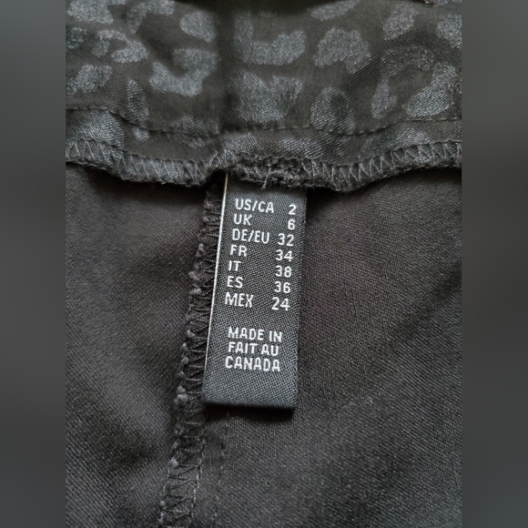 New✨ Up! Leopard Pattern Petal-Slit Pants - Picture 4 of 4